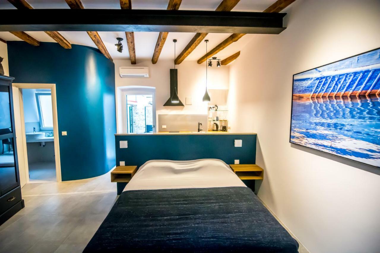 Studio Bluestone Rovinj Exterior foto